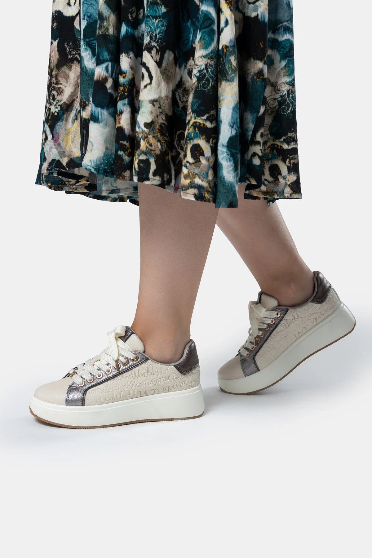 ANEKKE - Sneakers studio