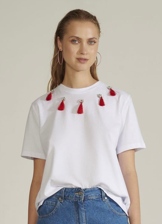 LE SARTE DEL SOLE - T-shirt bianca con strass e nappine rosse