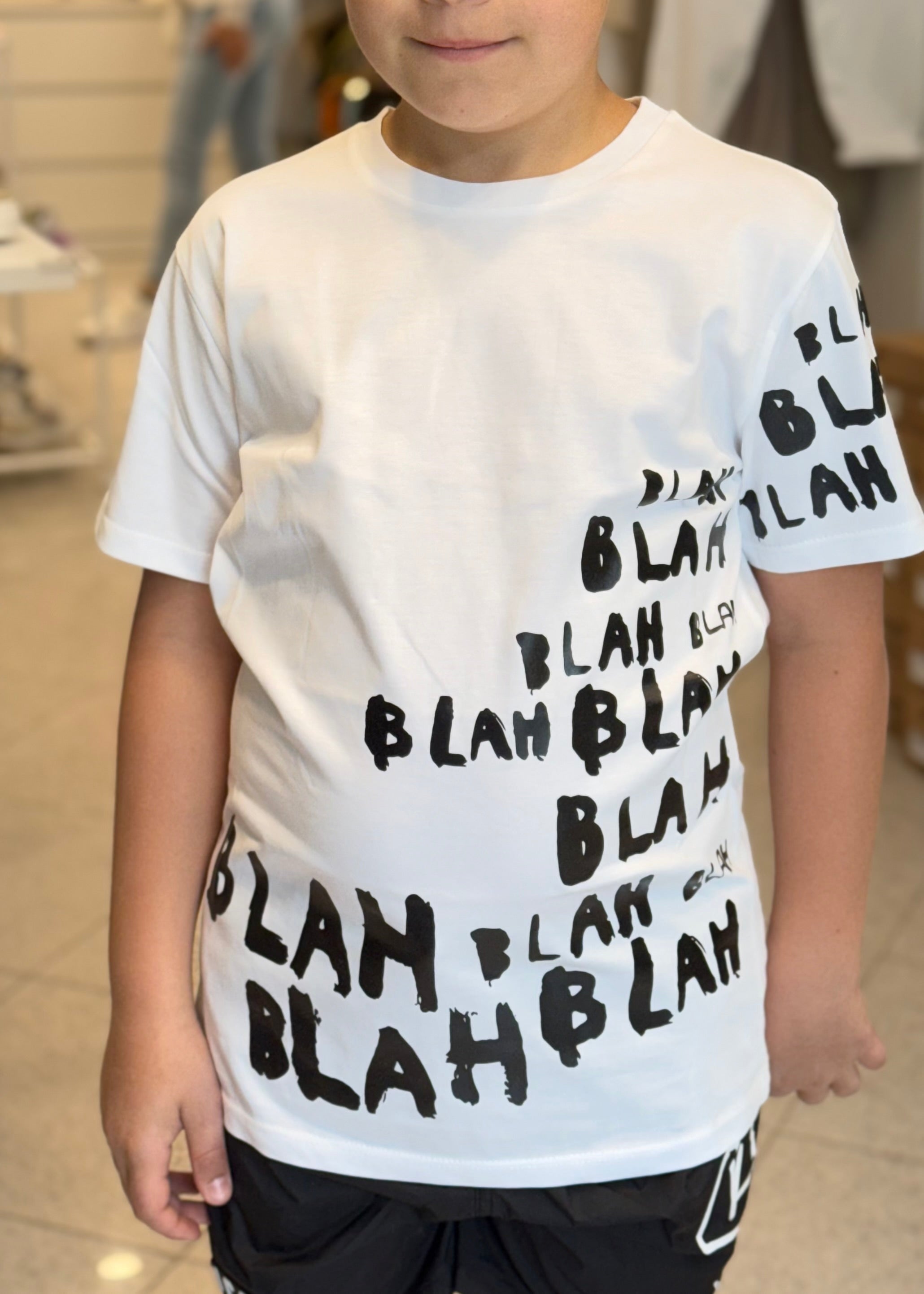 NEVER TOO - T-shirt banca con scritte nere bambino