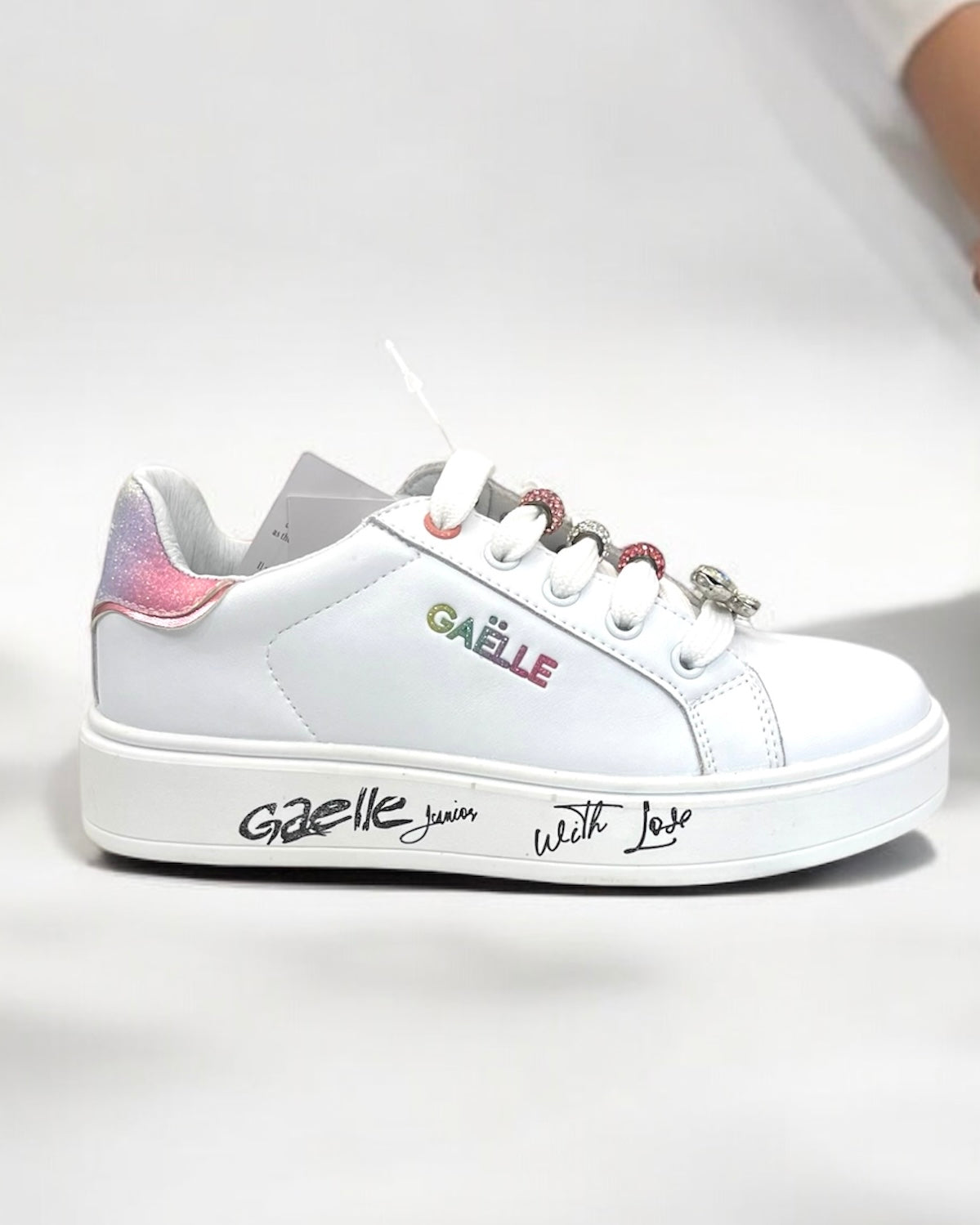 GAELLE - Sneakers bianca con charmes e brillantini