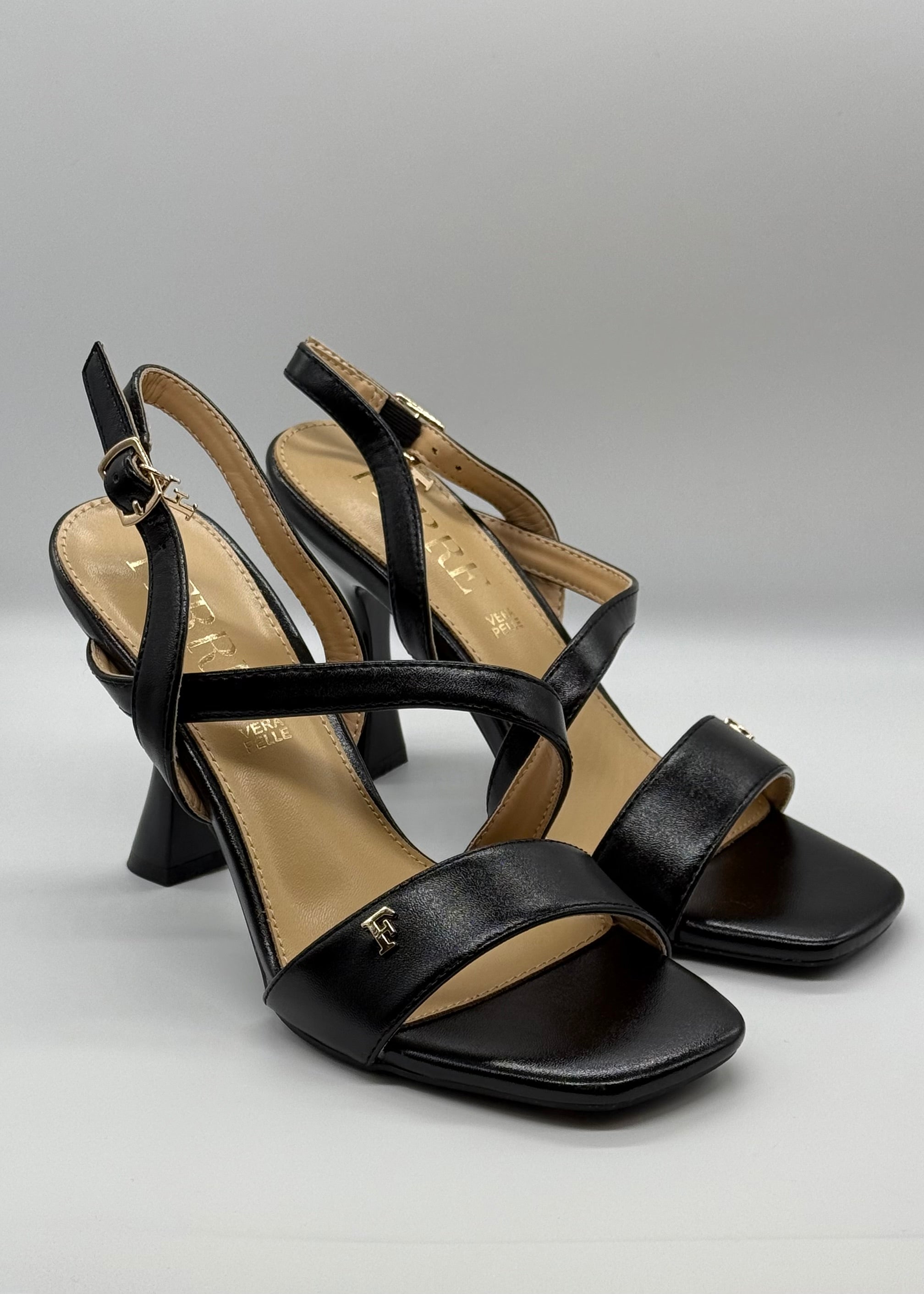 FERRE - Sandalo nero donna