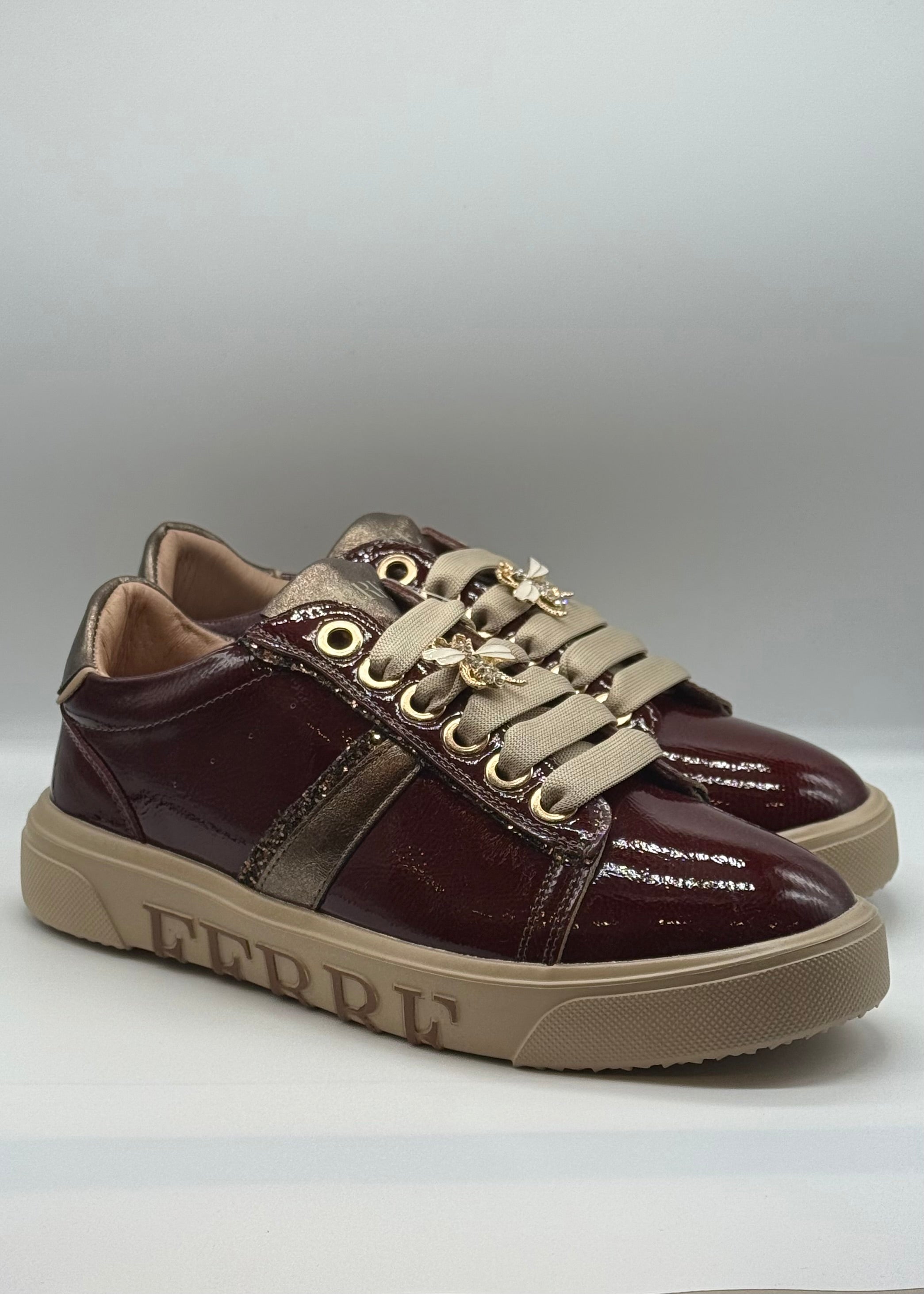 FERRE - Sneakers in vernice con charmes donna