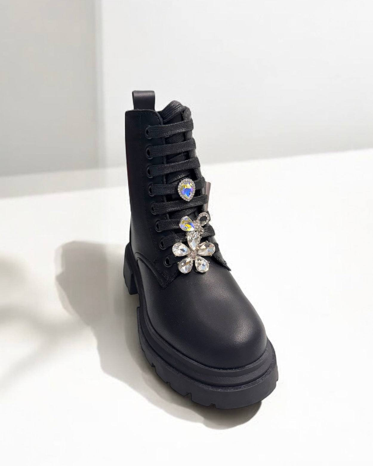 GAELLE - Anfibio nero con charms argento