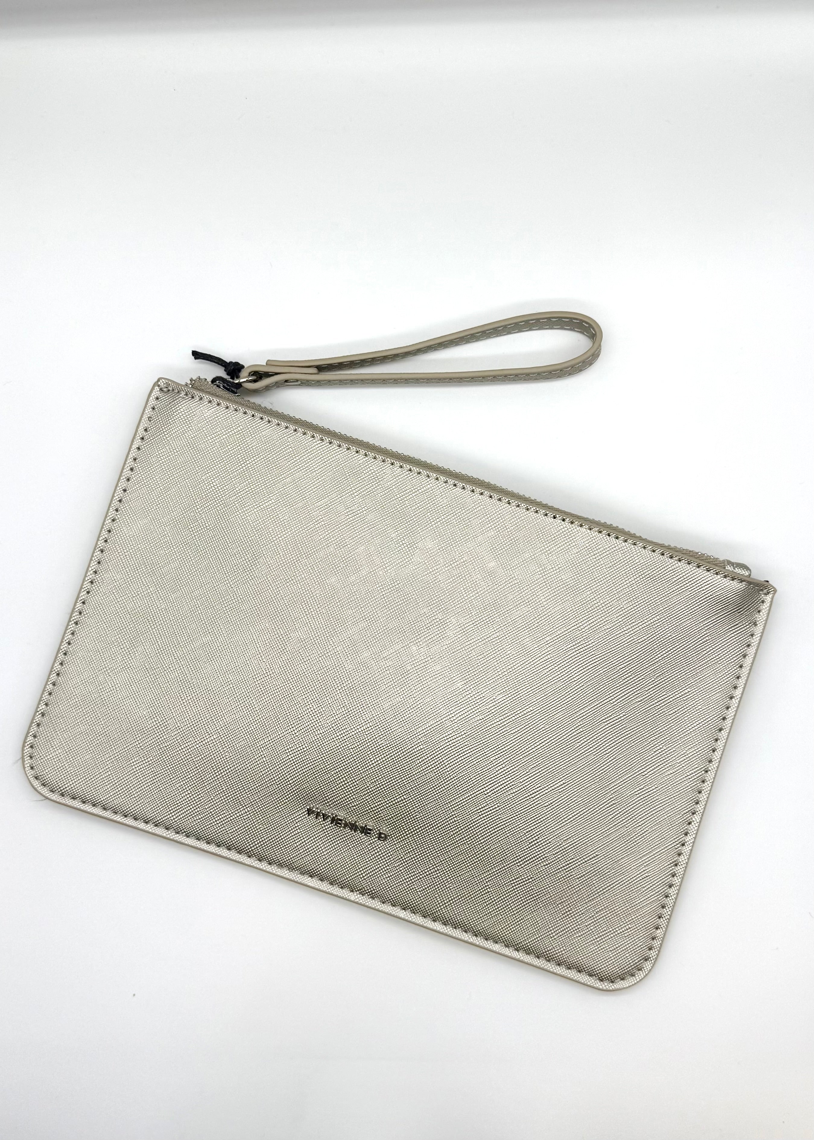 VIVIENNE D - Busta Vogue