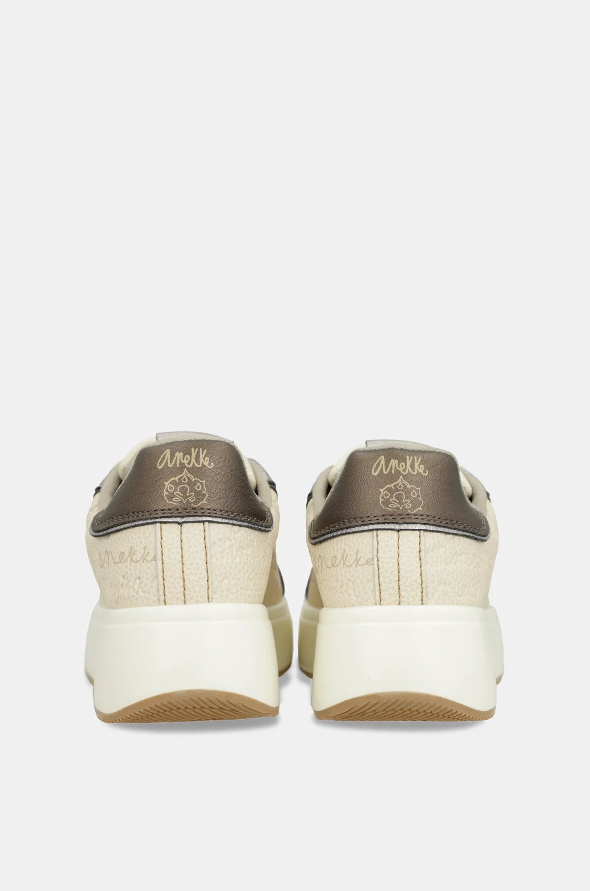 ANEKKE - Sneakers studio