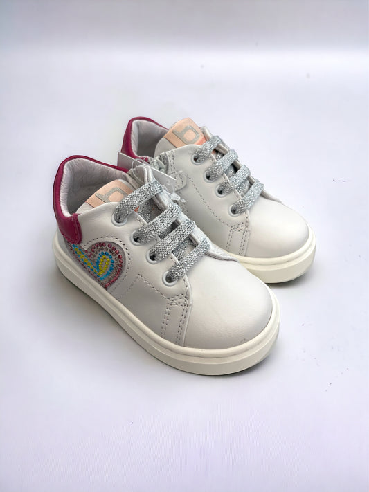 BALDUCCI - PRIMO PASSO - Sneakers bianca con cuore in pietrine colorate bambina