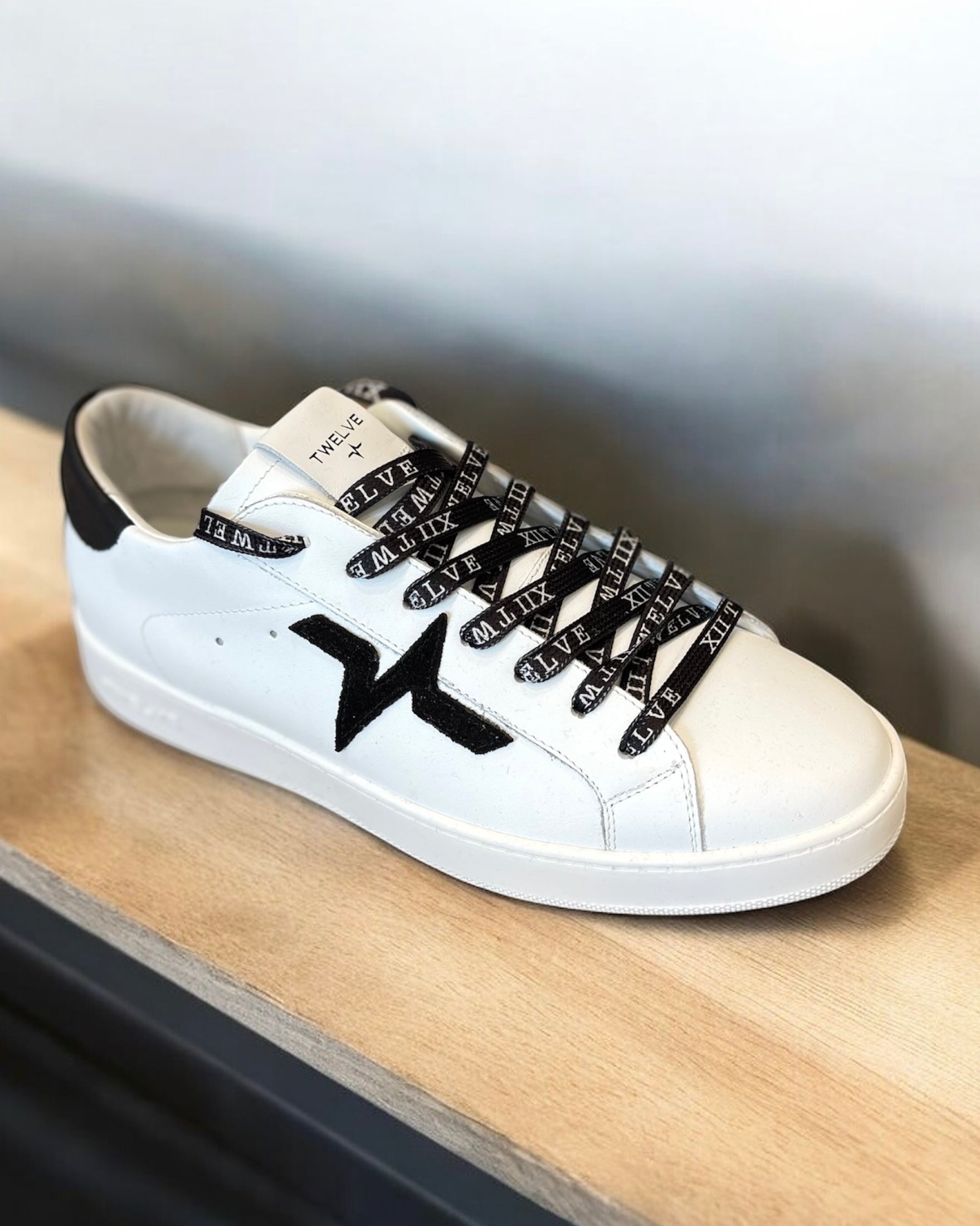 TWELVE - MEMORY FOAM -Sneakers bianca in pelle con dettagli neri