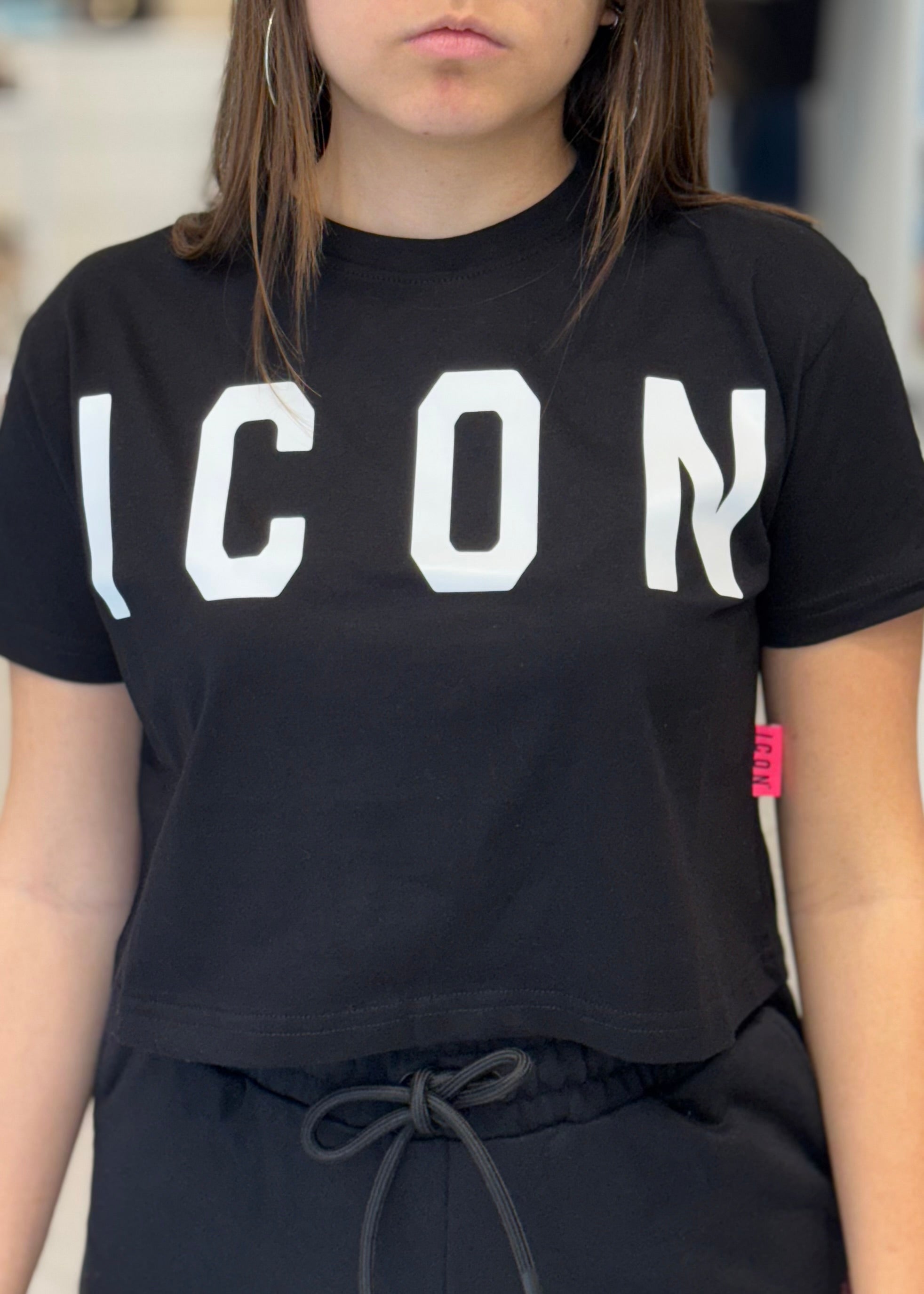 ICON - T-shirt crop nera con logo bianco donna