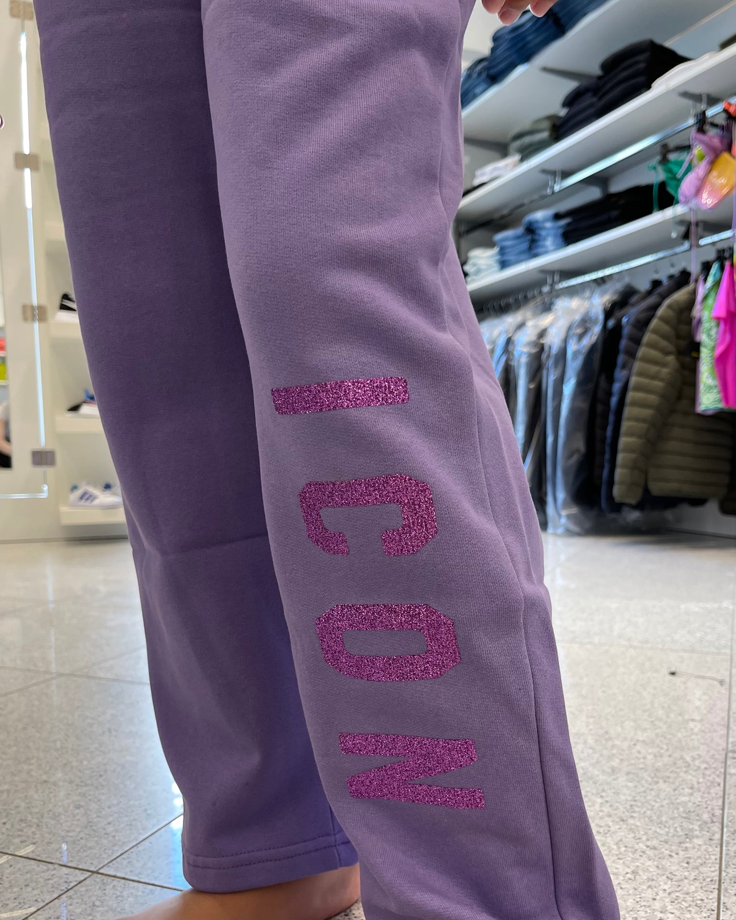 ICON - Pantaloni lilla con logo glitter fucsia