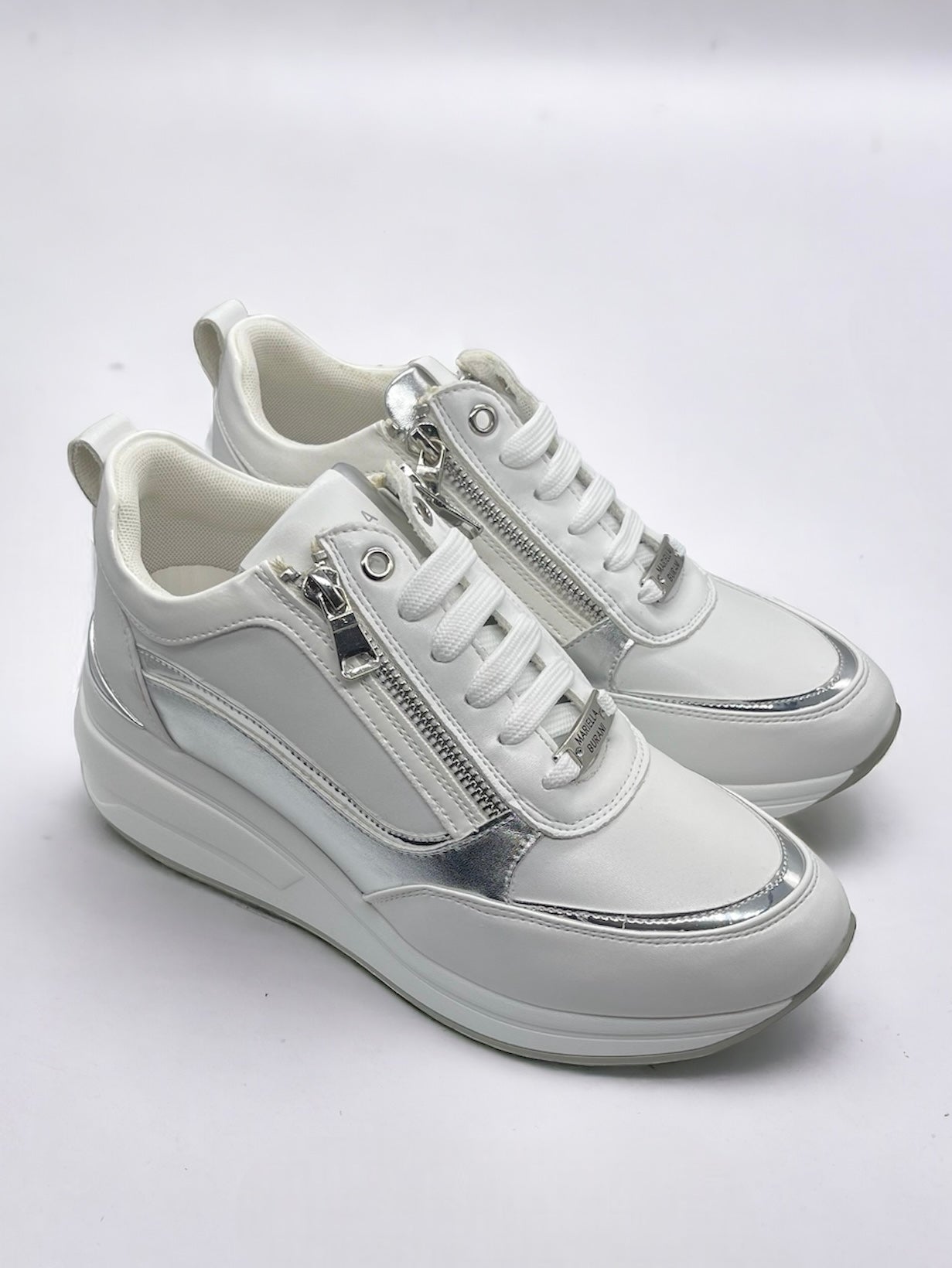 MARIELLA BURANI - Sneakers bianca con dettagli silver