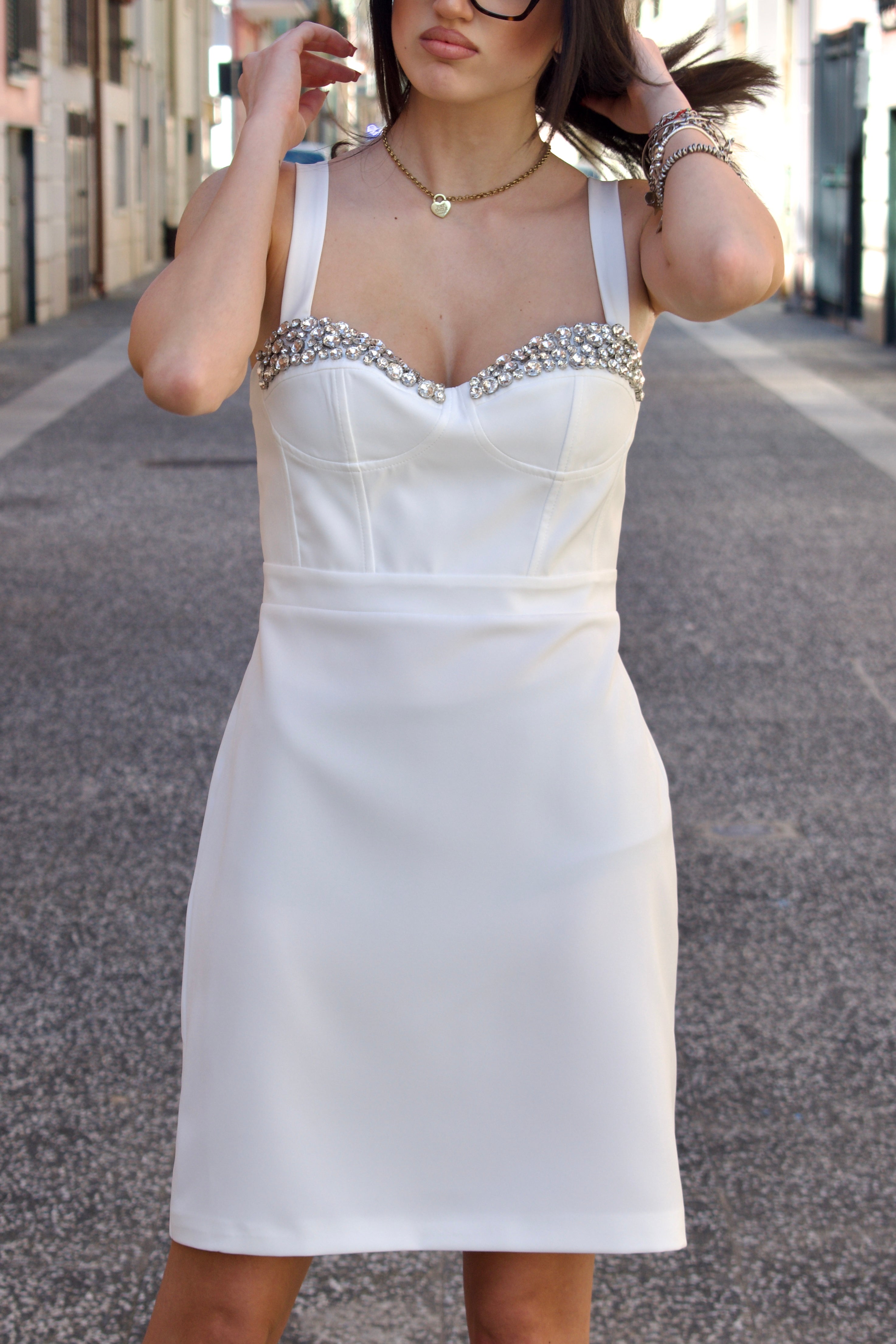 DRAMEE - Abito bianco con applicazione donna