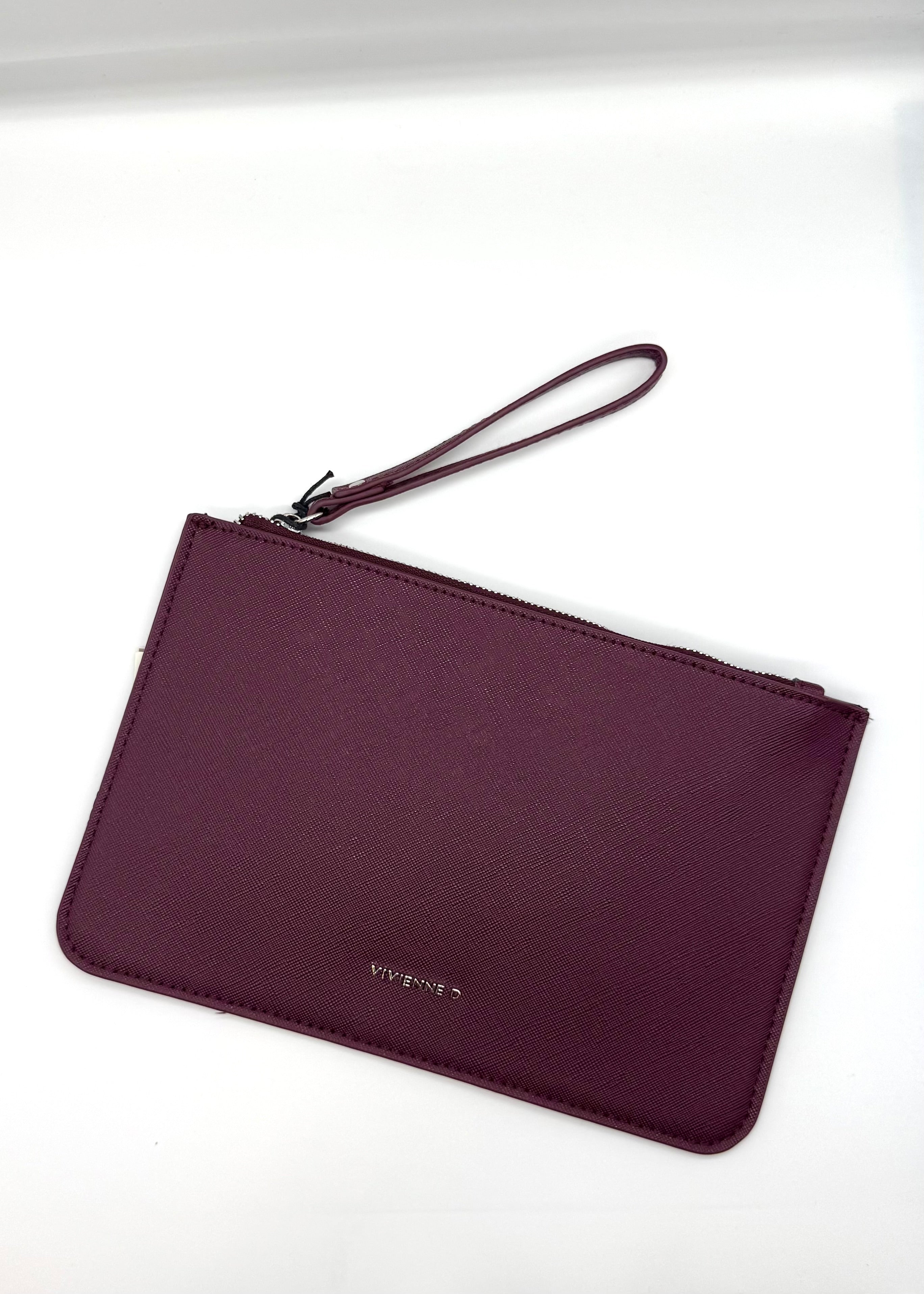 VIVIENNE D - Busta Vogue