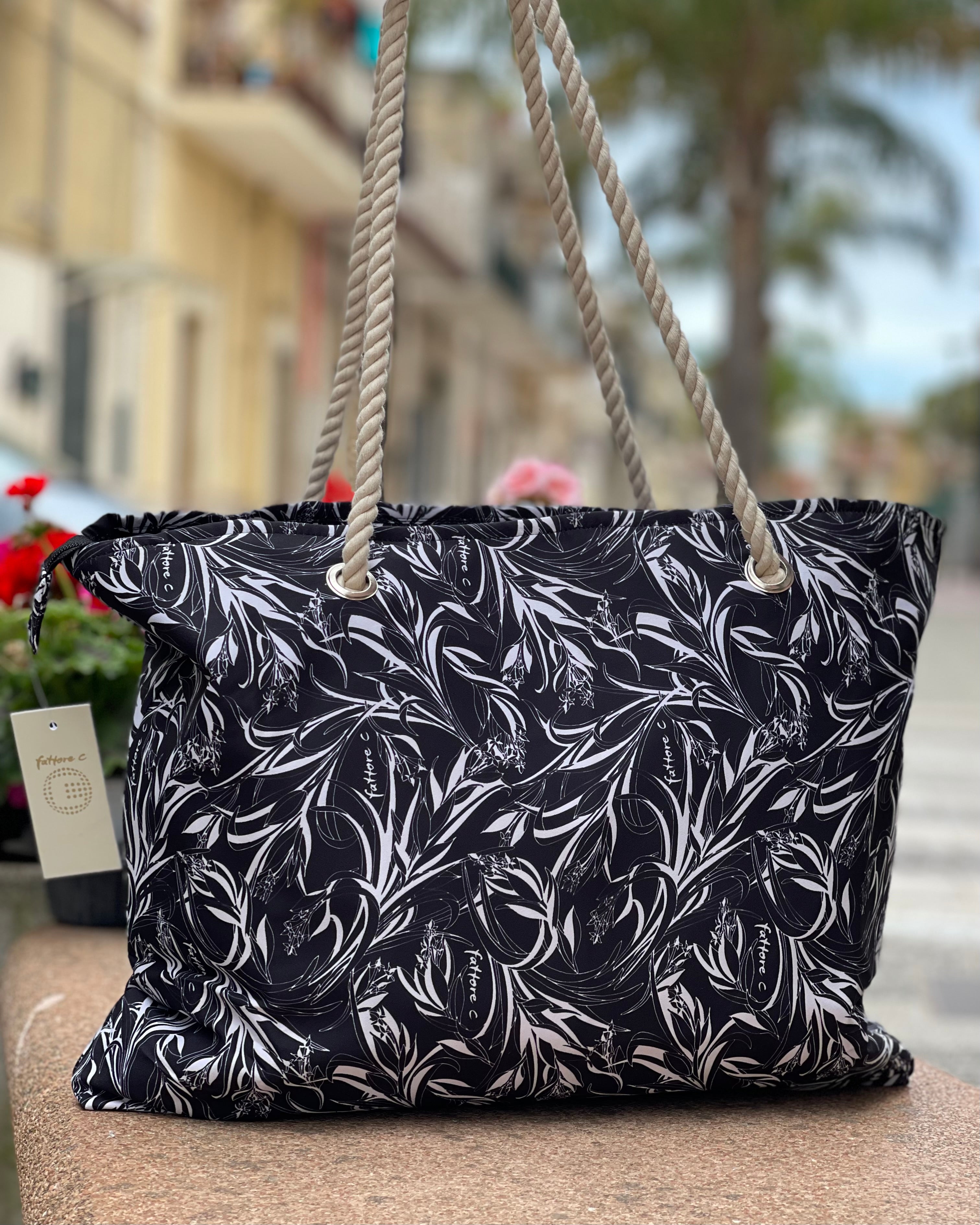 FATTORE C -  Borsa nera fantasia bianca