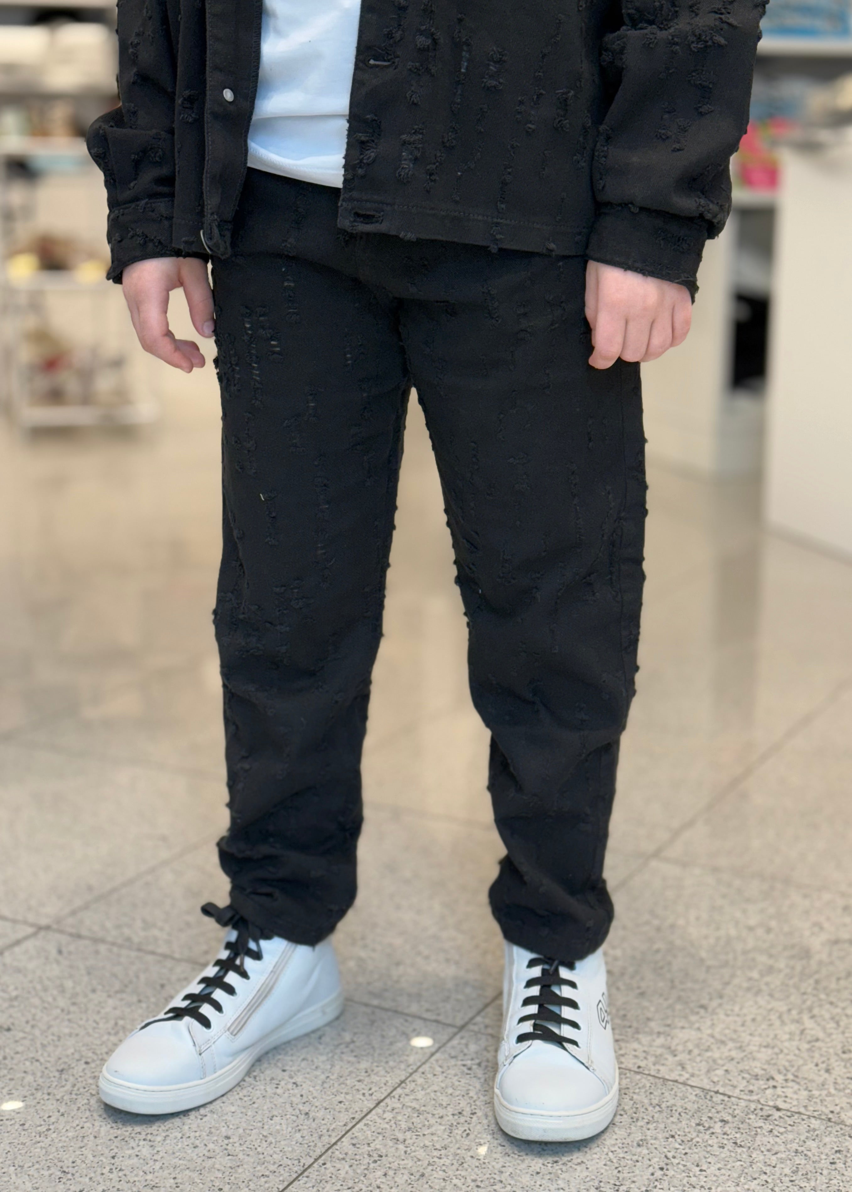 NEVER TOO - Pantalone nero in denim effetto strappato bambino