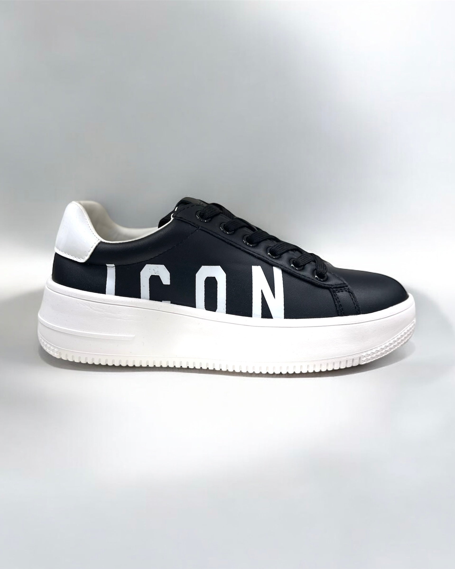 ICON - Sneakers nera con logo bianco platform
