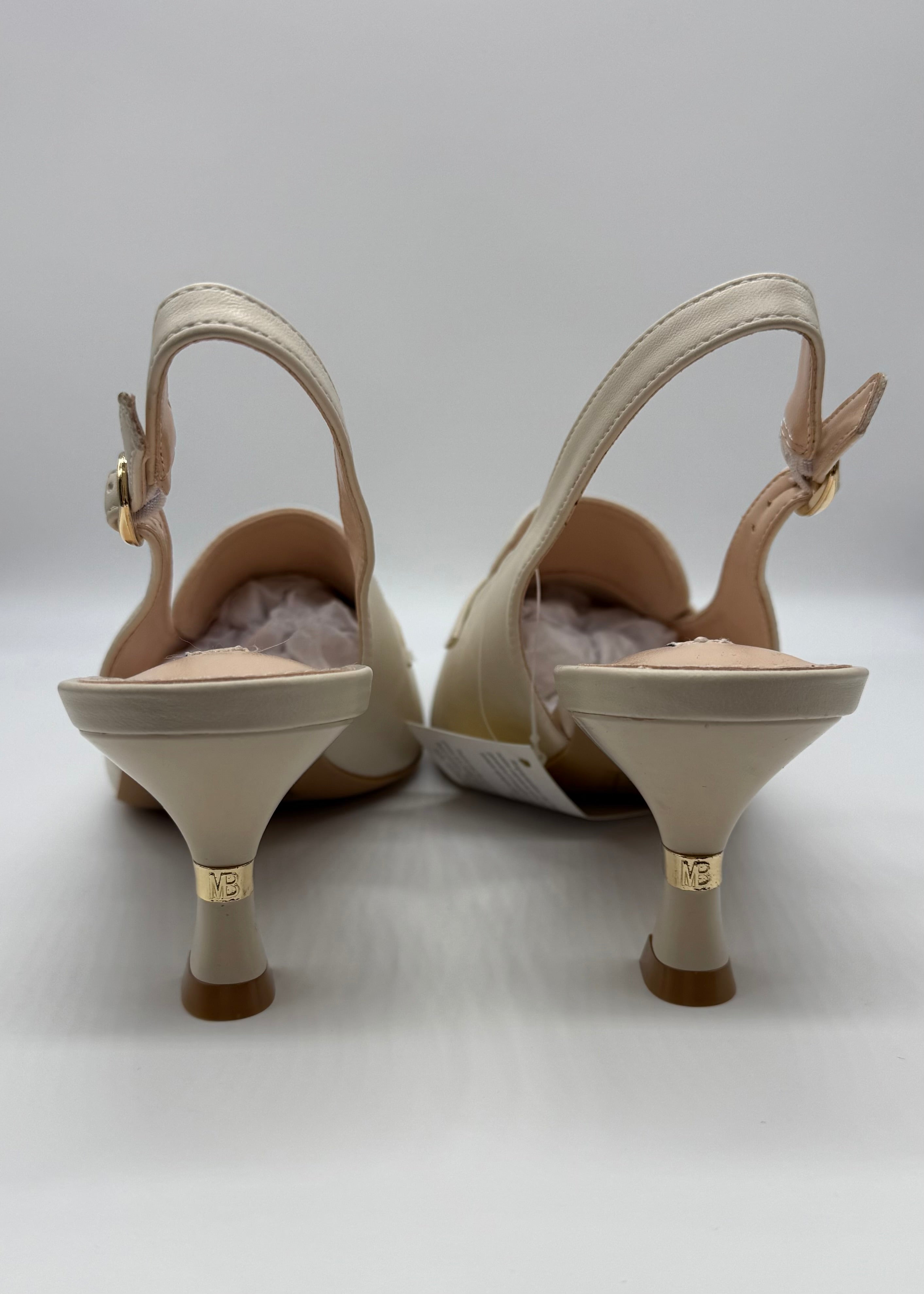 MARIELLA BURANI - Mocassino beige a punta con tacco e logo oro donna