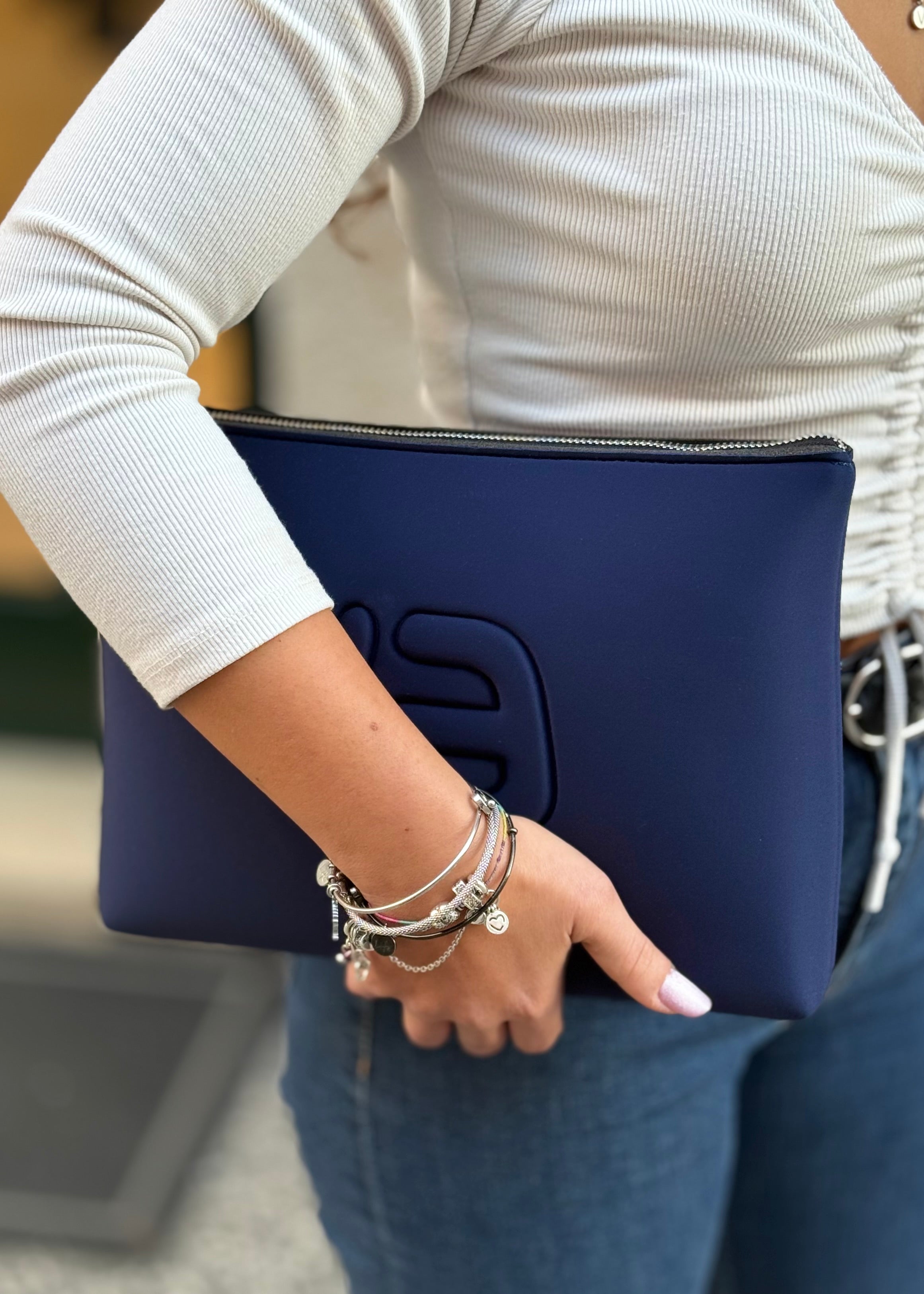 LA FILLE DES FLEURS -  Pochette in neoprene donna