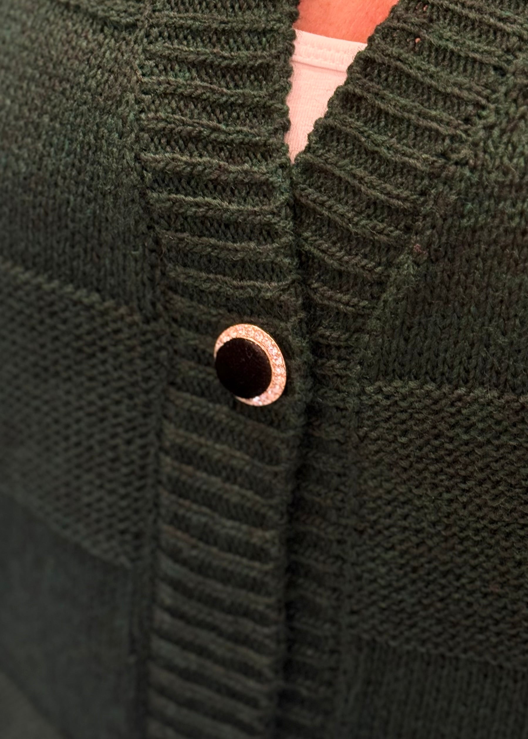 ZAHJR - Cardigan in lana con bottoni gioiello donna