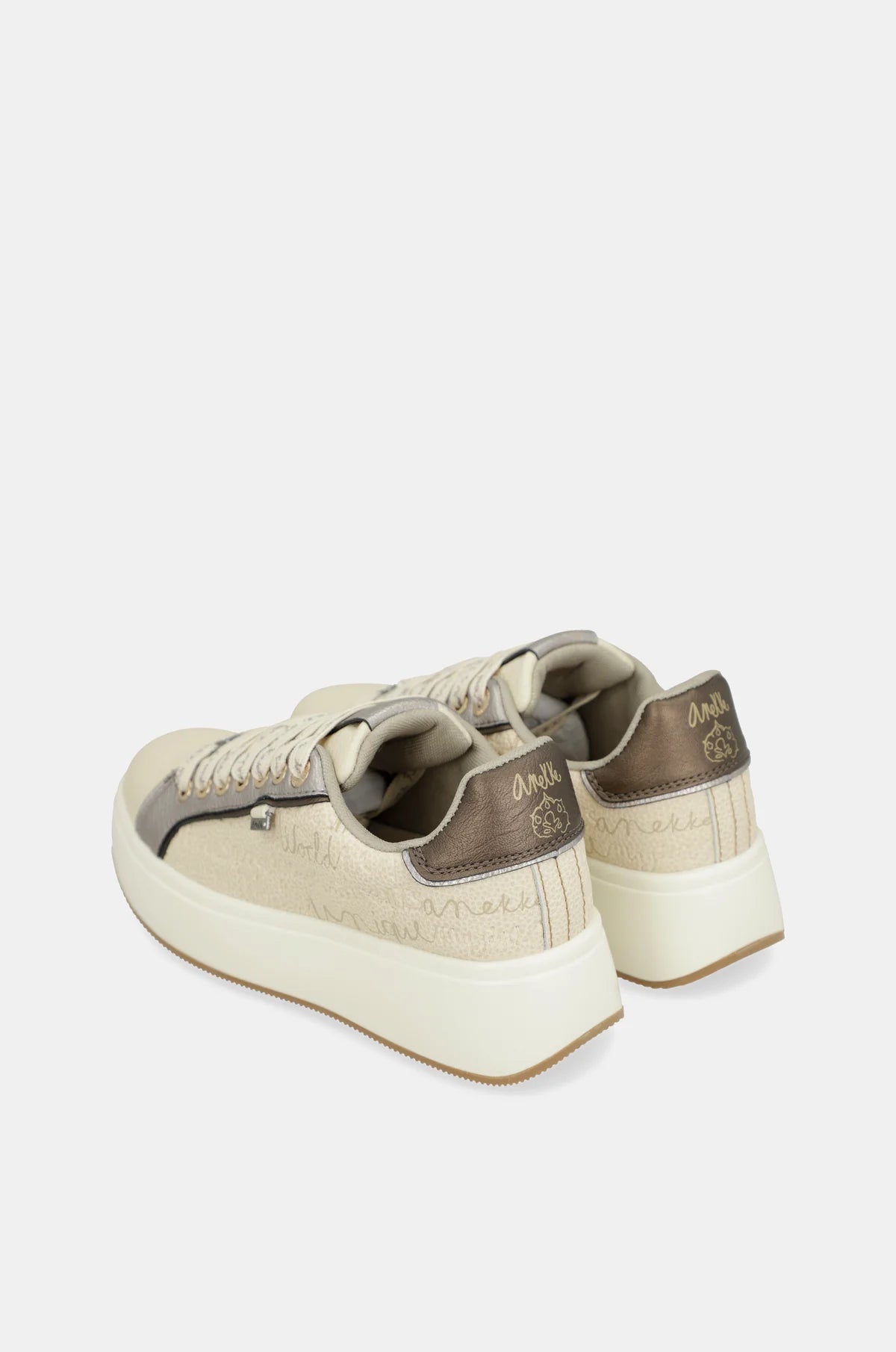 ANEKKE - Sneakers studio