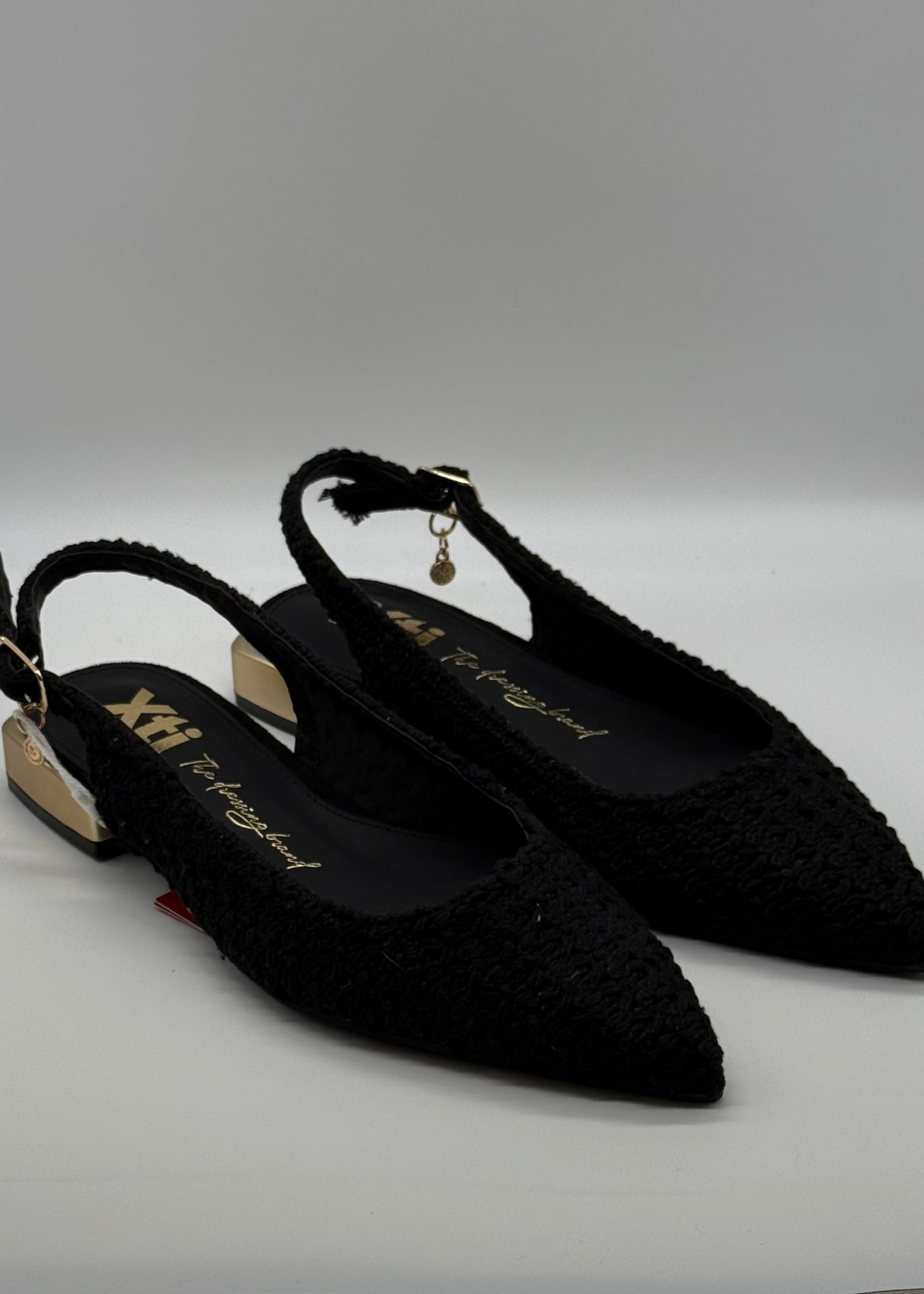 XTI - MEMORY FOAM -  Ballerina slingback nera all'uncinetto donna