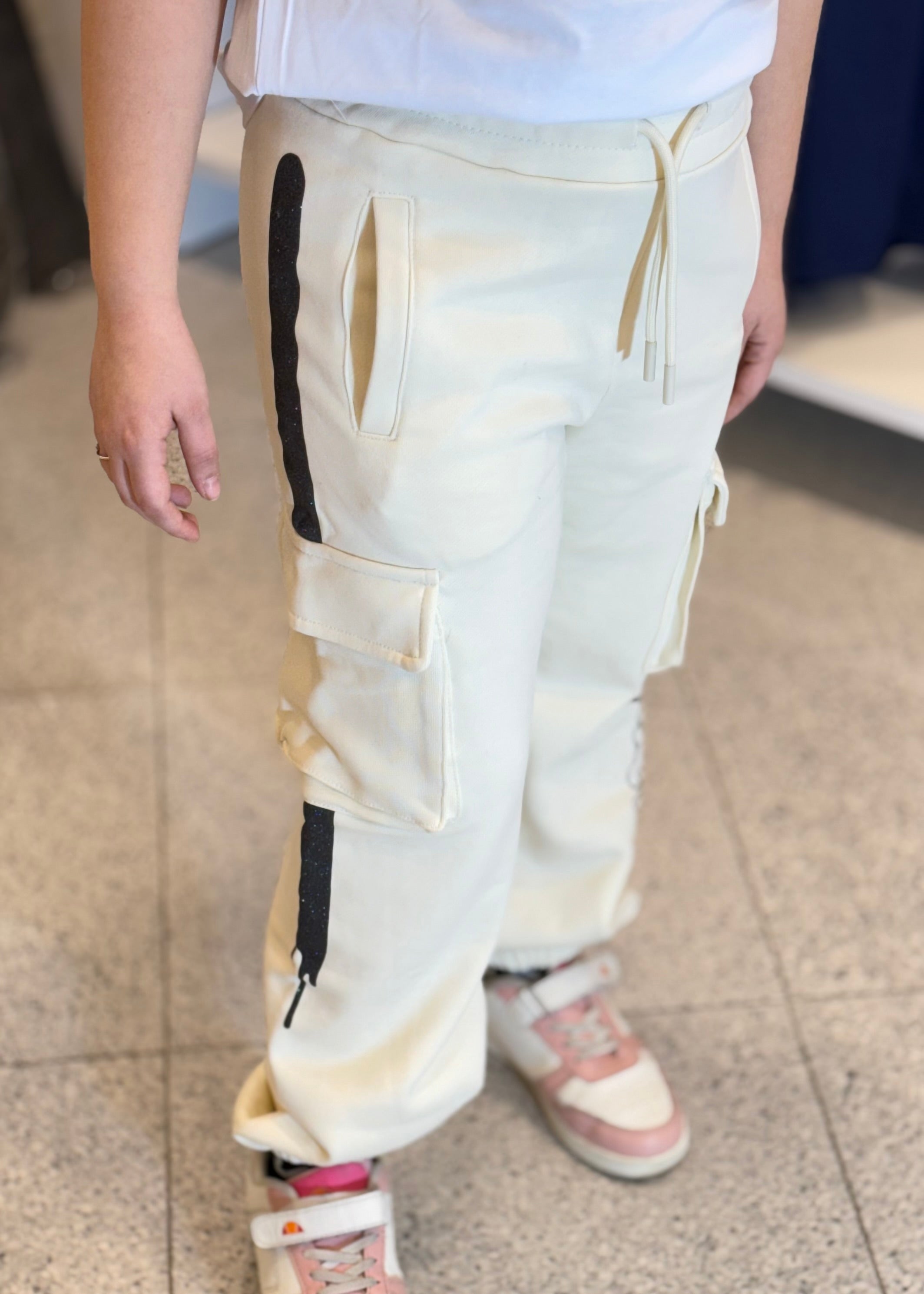 DISCLAIMER - Pantalone cargo panna con logo nero lurex bambina