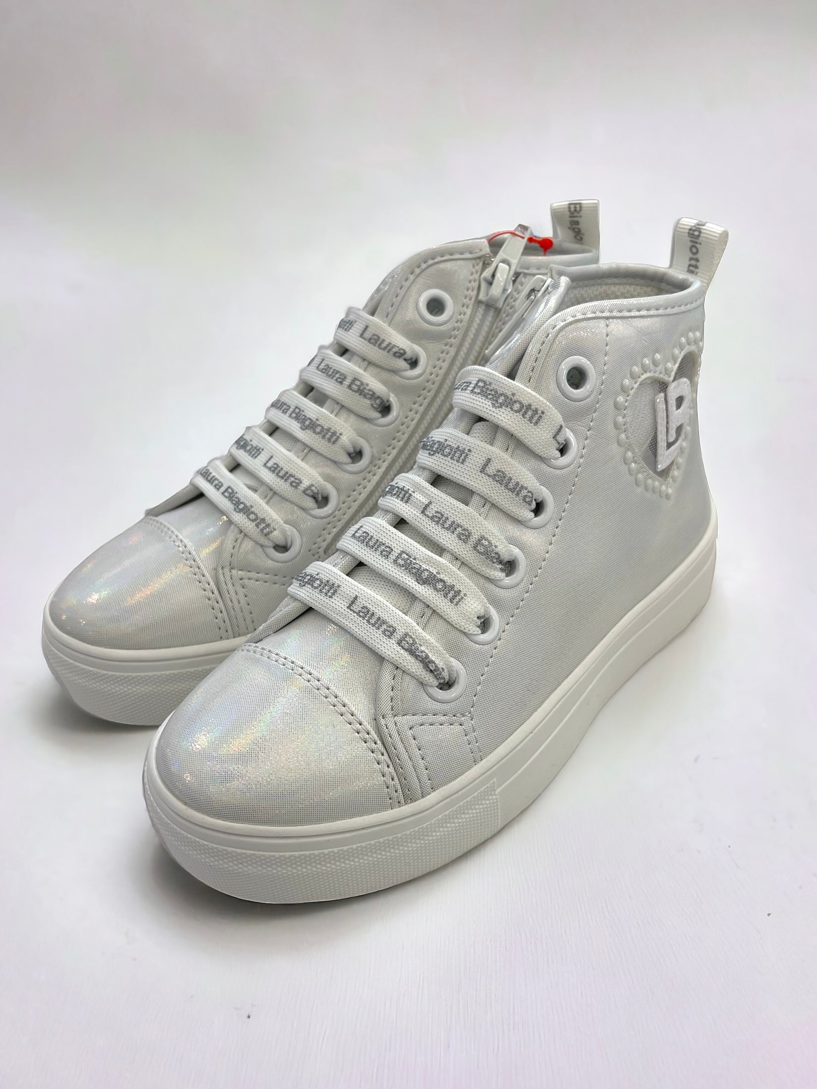LAURA BIAGIOTTI LOVE - Sneakers bianco perla elegante con logo trasparente laterale