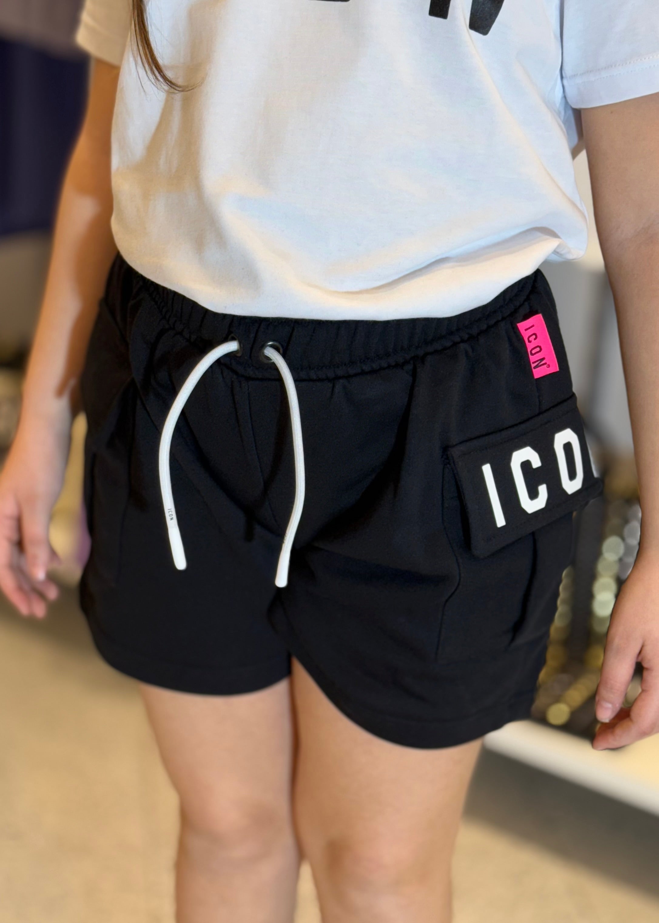 ICON - Short nero cargo con logo bianco bambina
