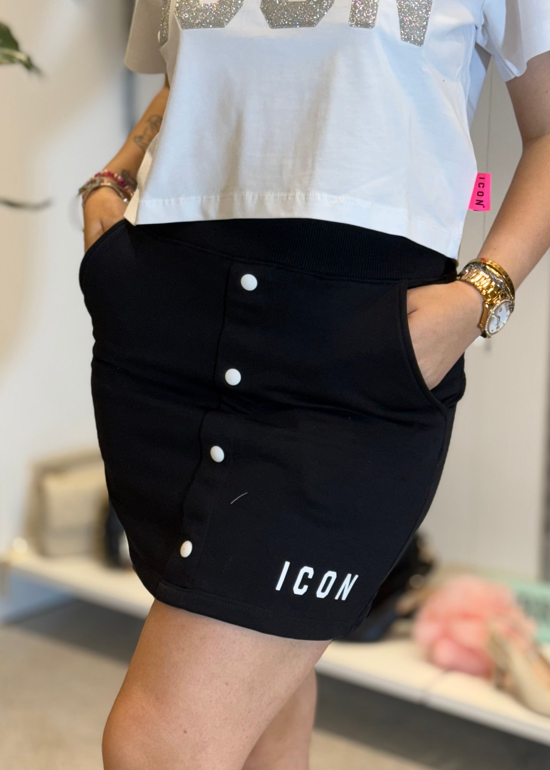 ICON - Gonna nera con bottoni donna
