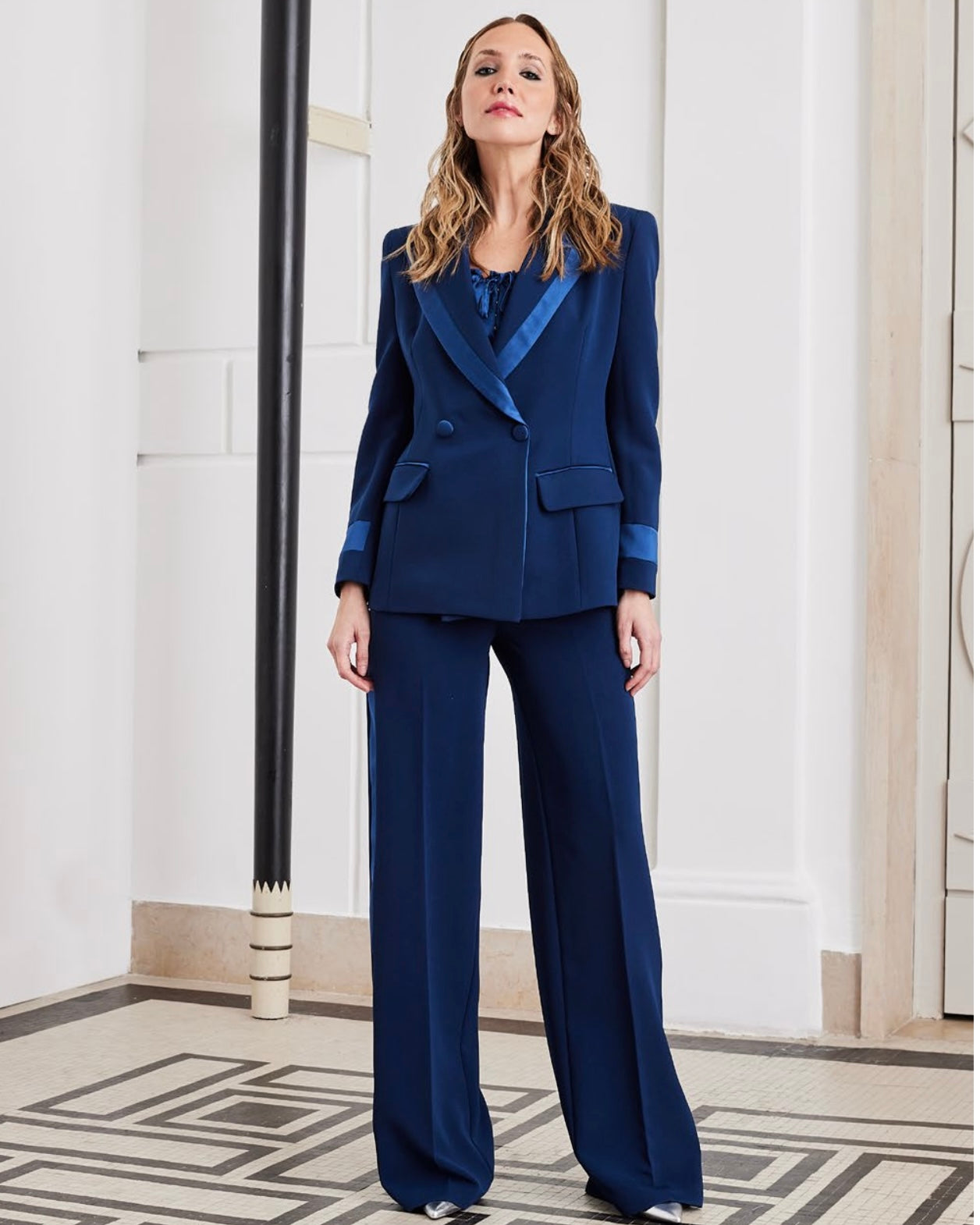 DRAMEE - Tailleur blu doppiopetto con pantalone a palazzo donna