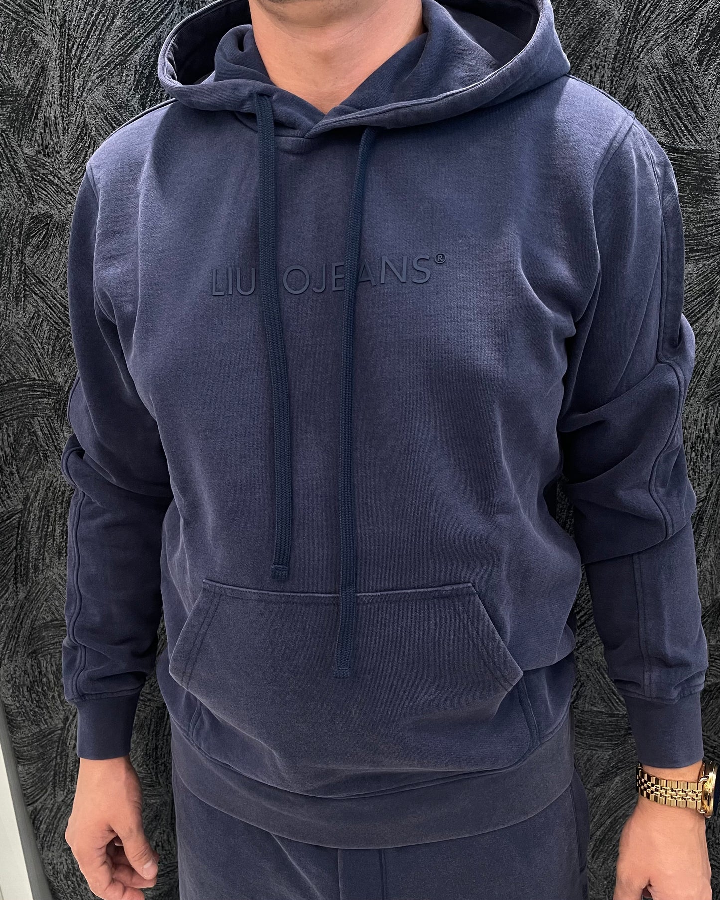 LIU-JO UOMO- Felpa blu navy con cappuccio e logo in rilievo uomo